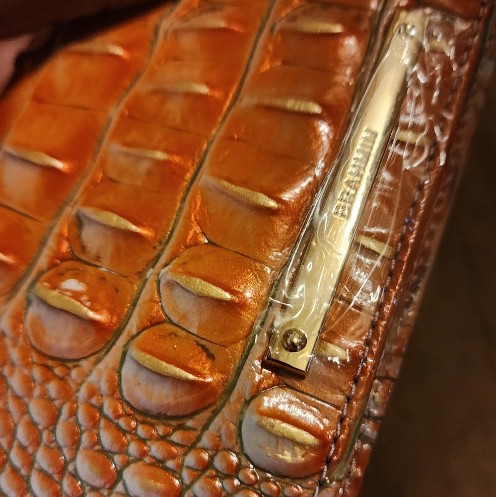 Brahmin Ady Wallet. Crocodile leather!!!!๐ - Picture 9 of 10